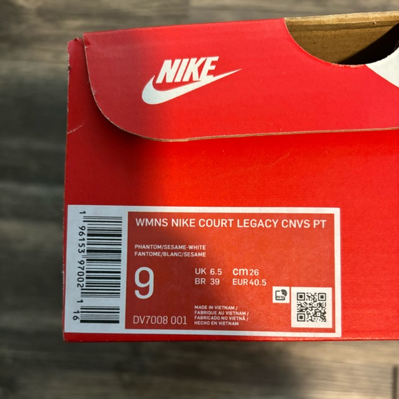 BRAND NEW - Size 9 Nikes - Picture 6 of 6